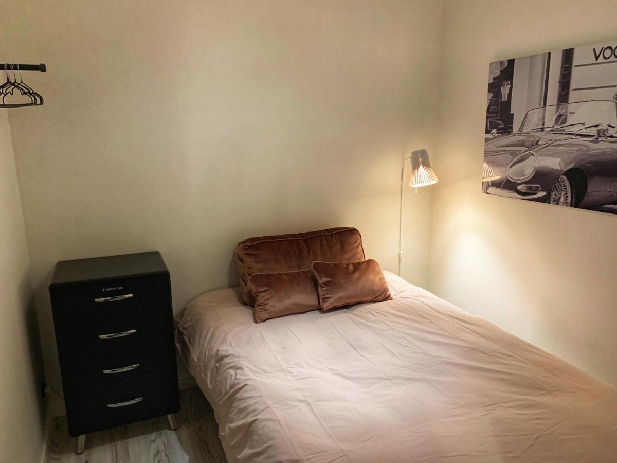 Broncks Apartment 1 - Modern 2-Bedroom In The Heart Of Torshavn Exterior photo