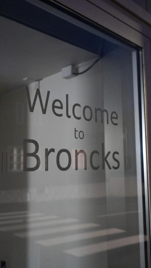 Broncks Apartment 1 - Modern 2-Bedroom In The Heart Of Torshavn Exterior photo
